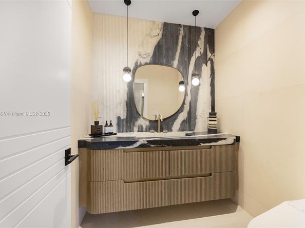 110 Holiday Dr, Hallandale Beach FL 33009