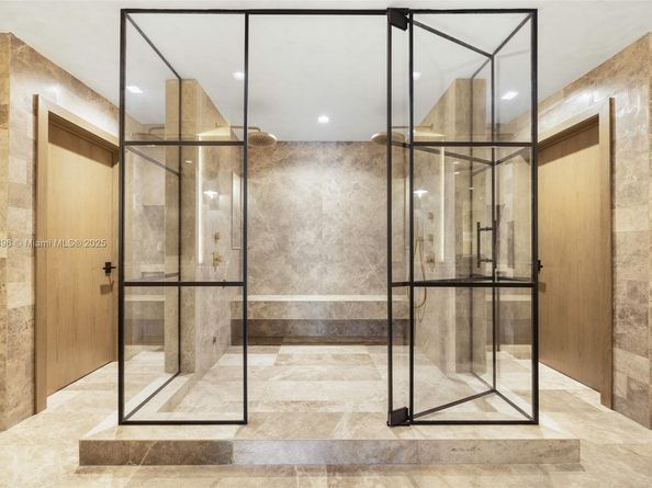 110 Holiday Dr, Hallandale Beach FL 33009