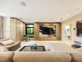 110 Holiday Dr, Hallandale Beach FL 33009