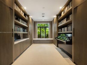 110 Holiday Dr, Hallandale Beach FL 33009