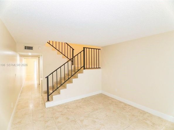 1654 NE 151st St 1654, Miami FL 33162