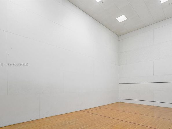 520 Brickell Key Dr A1404, Miami FL 33131