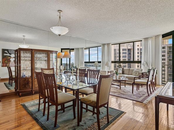 520 Brickell Key Dr A1404, Miami FL 33131