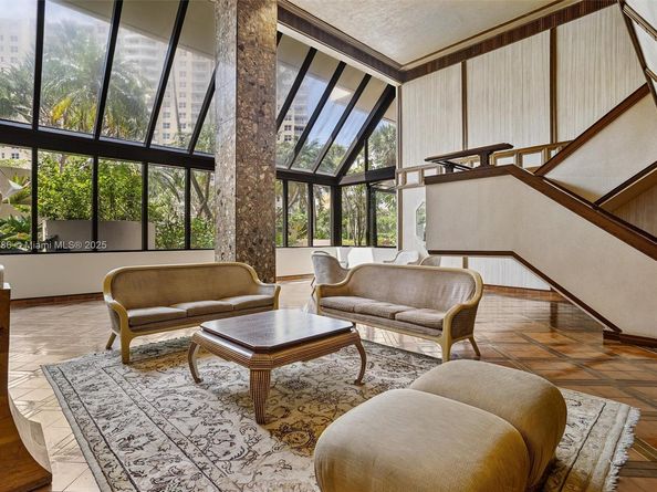 520 Brickell Key Dr A1404, Miami FL 33131