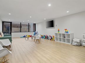 520 Brickell Key Dr A1404, Miami FL 33131