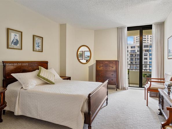 520 Brickell Key Dr A1404, Miami FL 33131