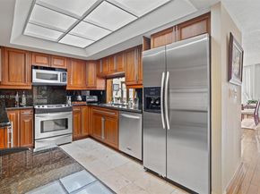 520 Brickell Key Dr A1404, Miami FL 33131