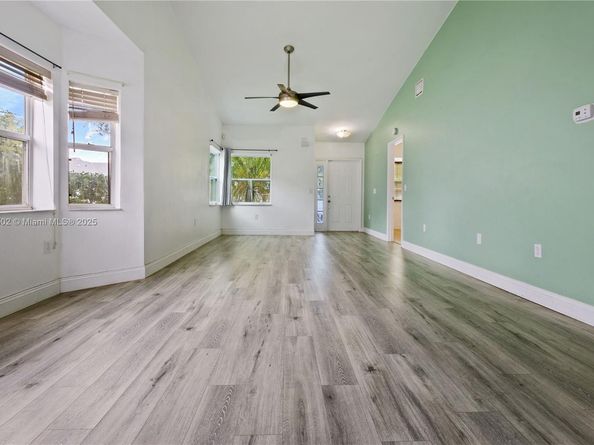 1141 SW 111th Way, Davie FL 33324