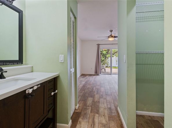 1141 SW 111th Way, Davie FL 33324