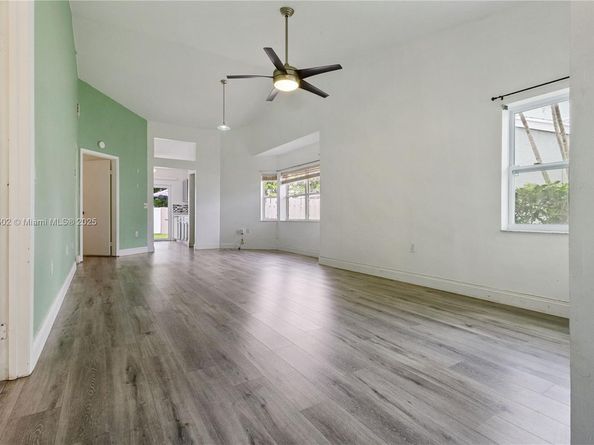 1141 SW 111th Way, Davie FL 33324
