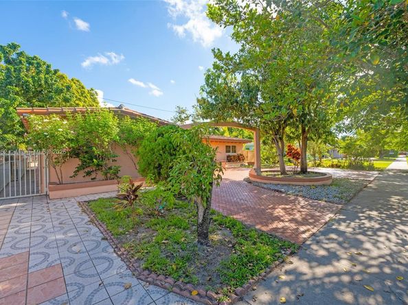9835 SW 85th St, Miami FL 33173