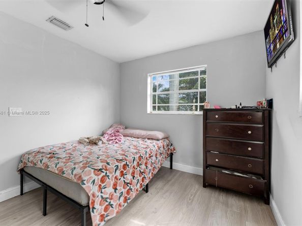 538 NW 11th St, Homestead FL 33030