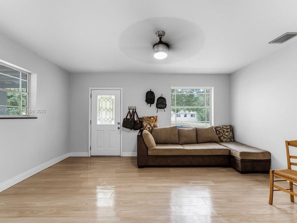 538 NW 11th St, Homestead FL 33030