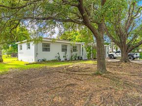 538 NW 11th St, Homestead FL 33030