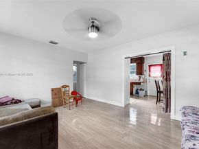 538 NW 11th St, Homestead FL 33030