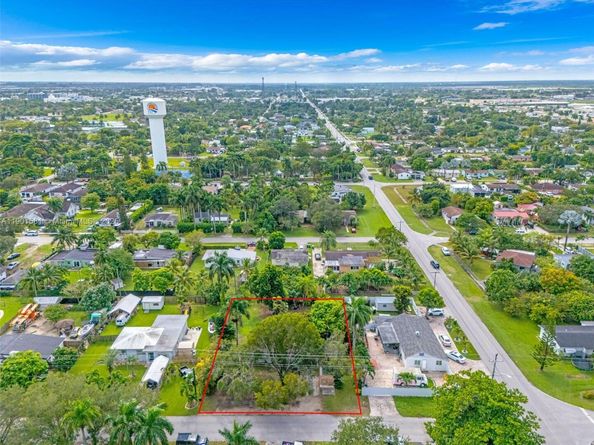 538 NW 11th St, Homestead FL 33030