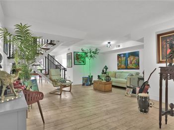 1131 SW 104th Ct