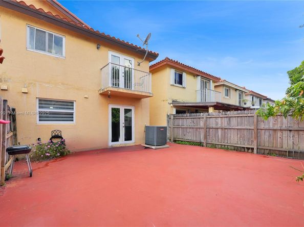 1131 SW 104th Ct, Miami FL 33174