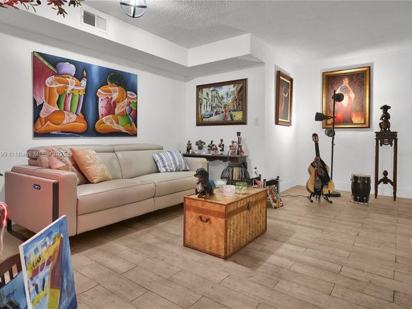 1131 SW 104th Ct, Miami FL 33174