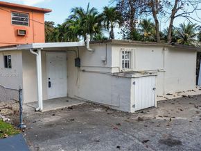 1736 NW 19th St, Miami FL 33125