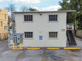 1736 NW 19th St, Miami FL 33125