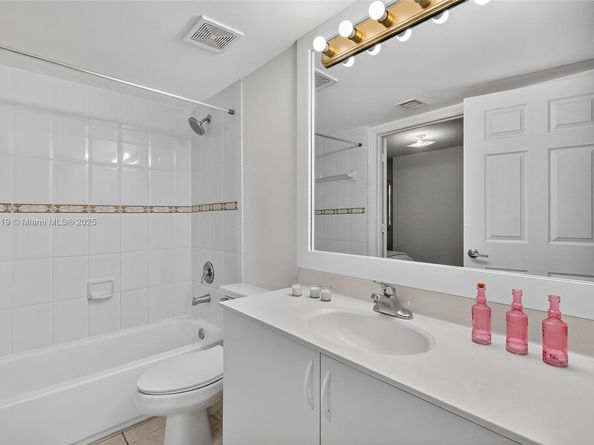 2475 NW 16th St Rd 308, Miami FL 33125