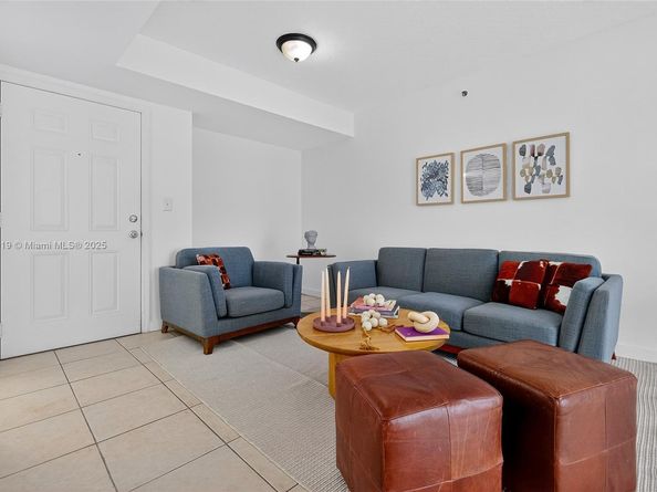 2475 NW 16th St Rd 308, Miami FL 33125