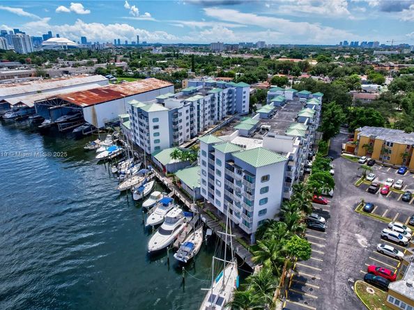 2475 NW 16th St Rd 308, Miami FL 33125