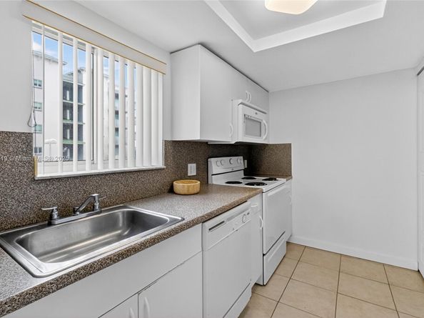 2475 NW 16th St Rd 308, Miami FL 33125