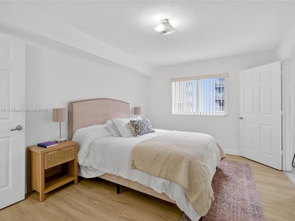 2475 NW 16th St Rd 308, Miami FL 33125