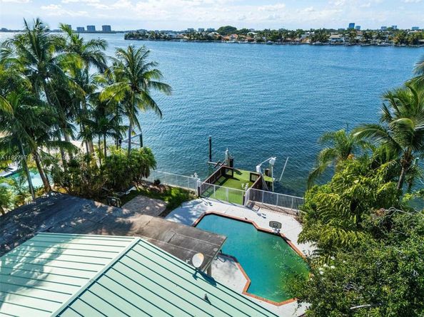 1375 N Biscayne Point Rd, Miami Beach FL 33141