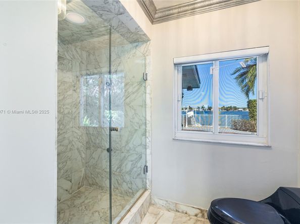 1375 N Biscayne Point Rd, Miami Beach FL 33141