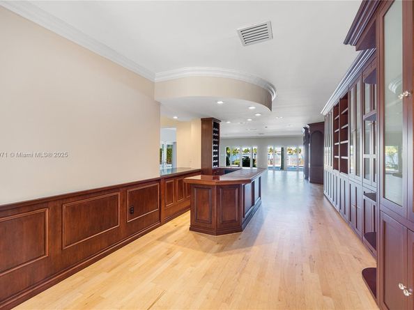 1375 N Biscayne Point Rd, Miami Beach FL 33141