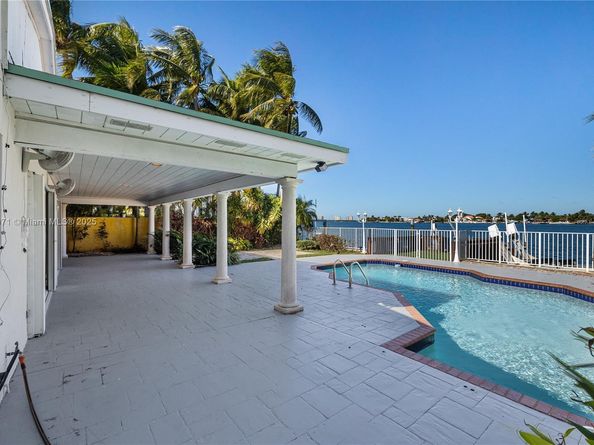 1375 N Biscayne Point Rd, Miami Beach FL 33141