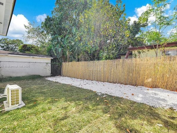 3040 NW 13th Ave, Miami FL 33142