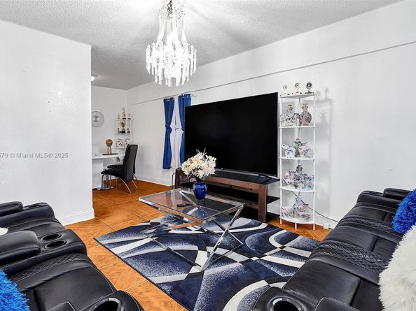 2900 NW 164th St, Miami Gardens FL 33054
