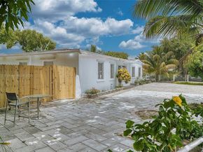 2900 NW 164th St, Miami Gardens FL 33054