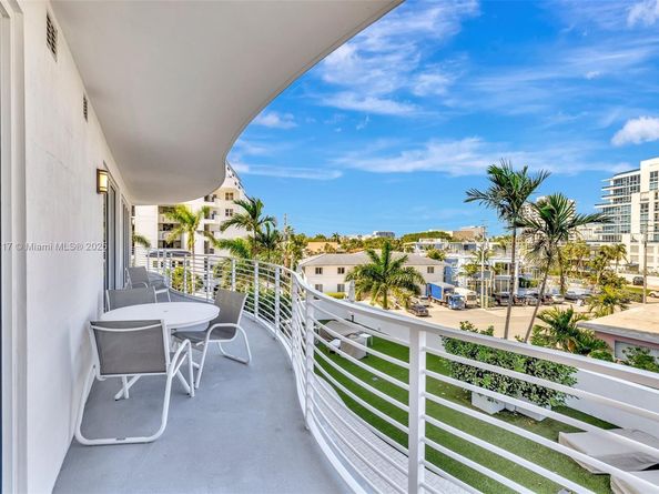 612 Bayshore Dr 301, Fort Lauderdale FL 33304