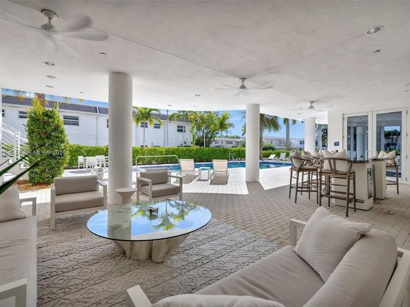 612 Bayshore Dr 301, Fort Lauderdale FL 33304