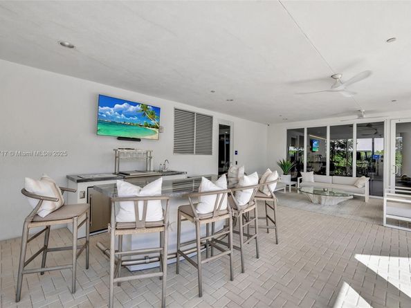 612 Bayshore Dr 301, Fort Lauderdale FL 33304