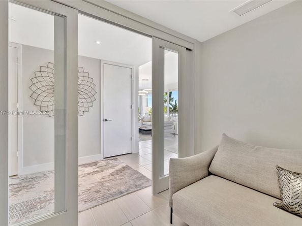 612 Bayshore Dr 301, Fort Lauderdale FL 33304