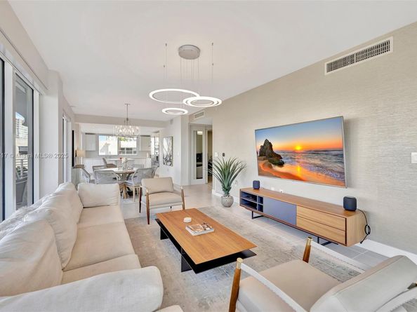 612 Bayshore Dr 301, Fort Lauderdale FL 33304