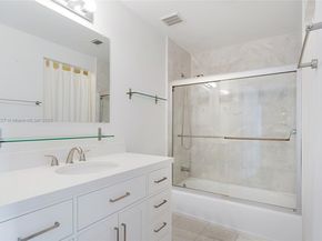 725 NE 22nd St 17E, Miami FL 33137