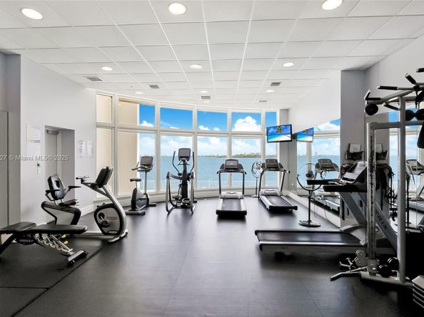 725 NE 22nd St 17E, Miami FL 33137