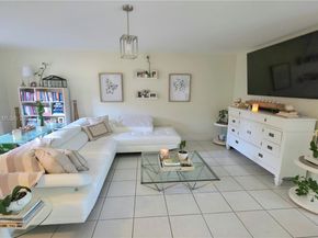 8906 SW 113th Place Cir E, Miami FL 33176
