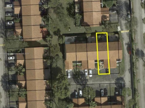 8906 SW 113th Place Cir E, Miami FL 33176