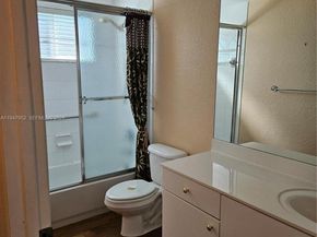 7715 Southampton Ter 201E, Tamarac FL 33321