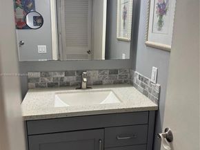 581 Blue Heron Dr 208B, Hallandale Beach FL 33009