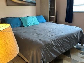 581 Blue Heron Dr 208B, Hallandale Beach FL 33009