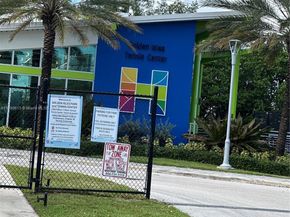 581 Blue Heron Dr 208B, Hallandale Beach FL 33009